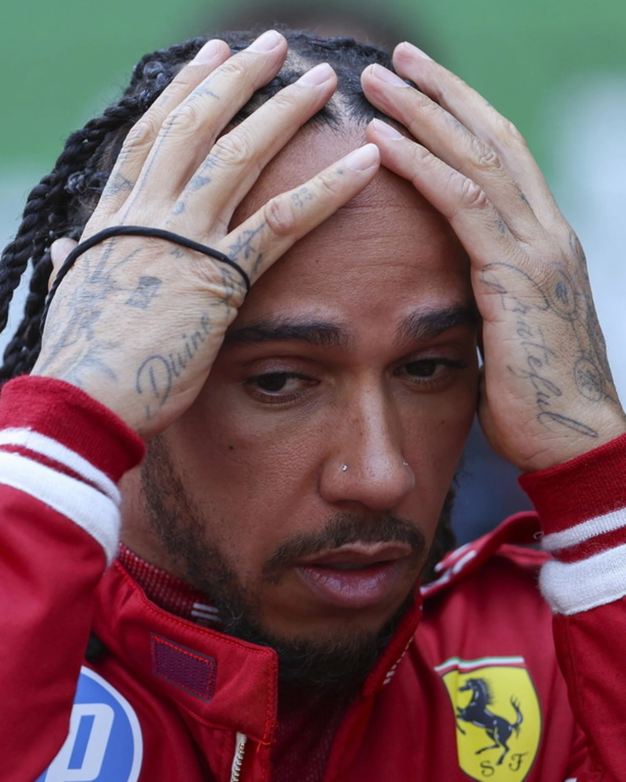 Lewis Hamilton già in discussione: girano brutte voci in Ferrari