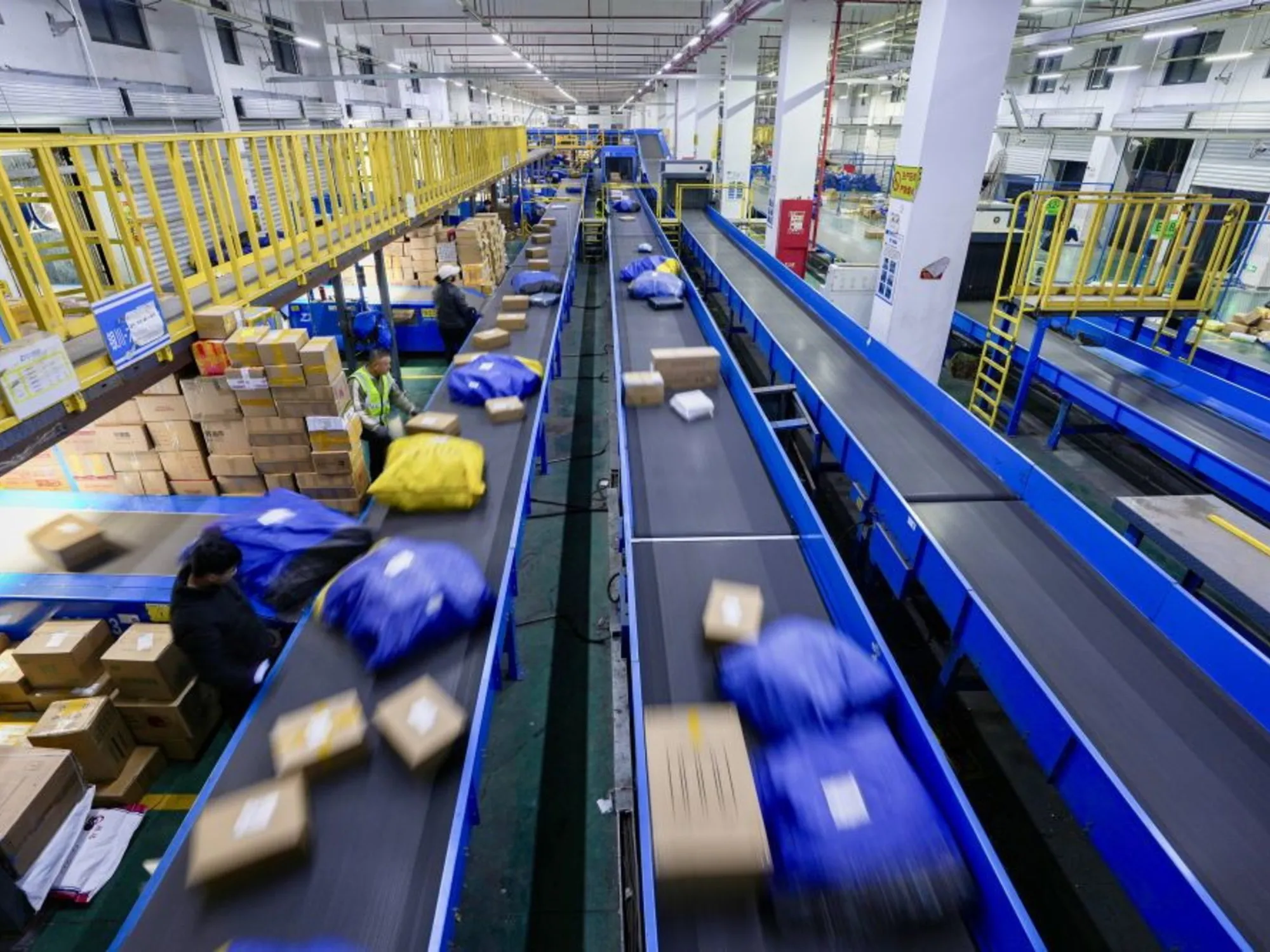 Cina: Festival dello shopping “Double 11” registra volume record pacchi gestiti