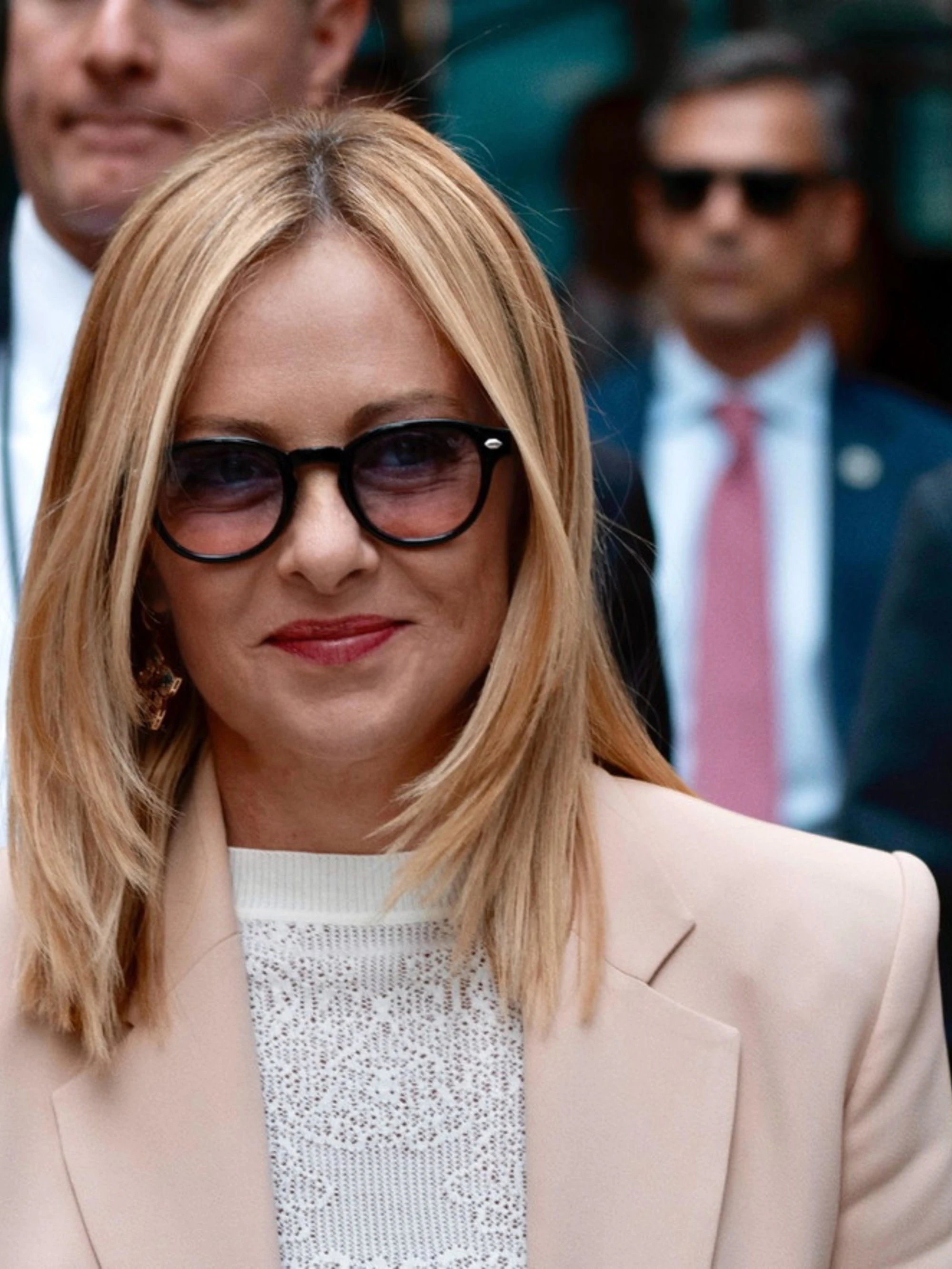 Giorgia Meloni "invitata in Egitto per la firma": la sinistra impazzisce