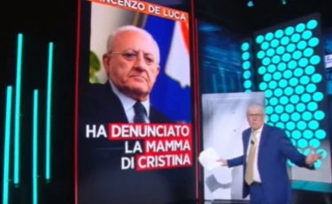 Fuori dal coro, Mario Giordano travolge De Luca: "Lei si è bevuto il cervello!"