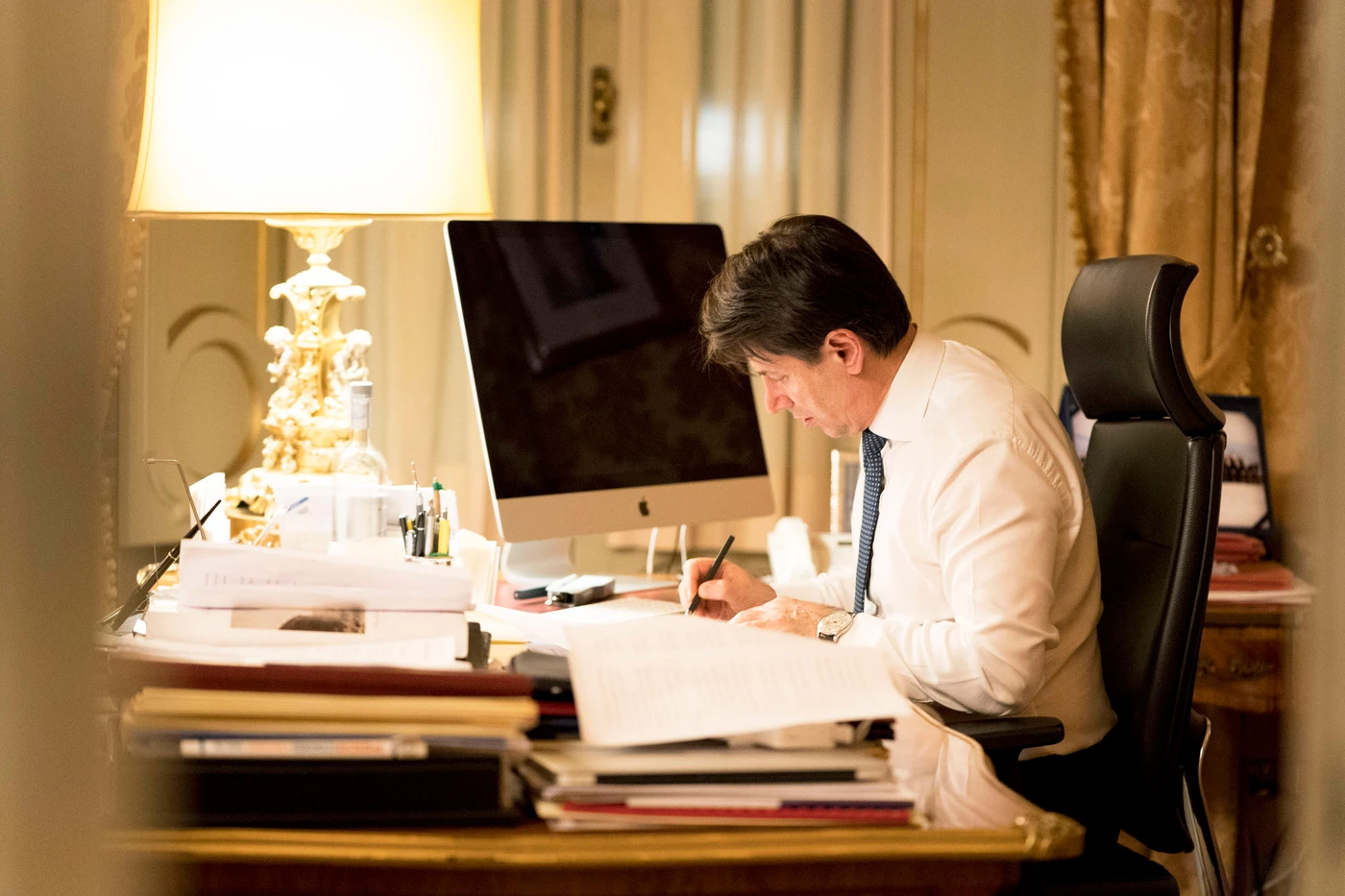 Giuseppe Conte sfida Matteo Salvini: "Lo aspetto in aula, ecco perché vuole le elezioni"