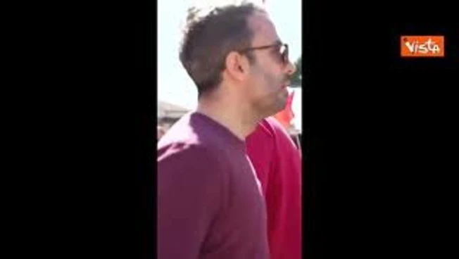 Delegazione Più Europa aggredita al corteo del 25 aprile perché portano bandiera ucraina