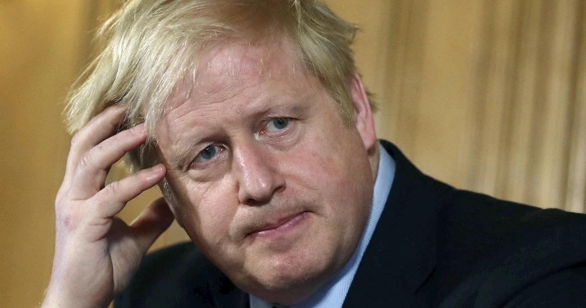 Boris Johnson "troppo povero per fare il premier": dove ha speso tutti i soldi. Spunta un'imbarazzante richiesta