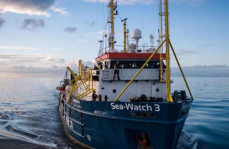 Sea Watch, si mette pure l'Onu: "Fate sbarcare i migranti in Italia"