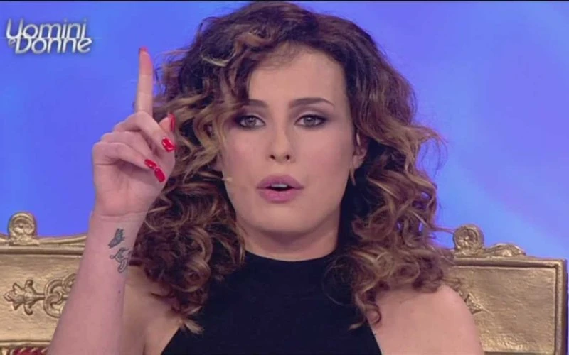 Uomini e donne, Sara Affi Fella e la fine oscena oltre ogni immaginazione: "Pare che in Molise..."