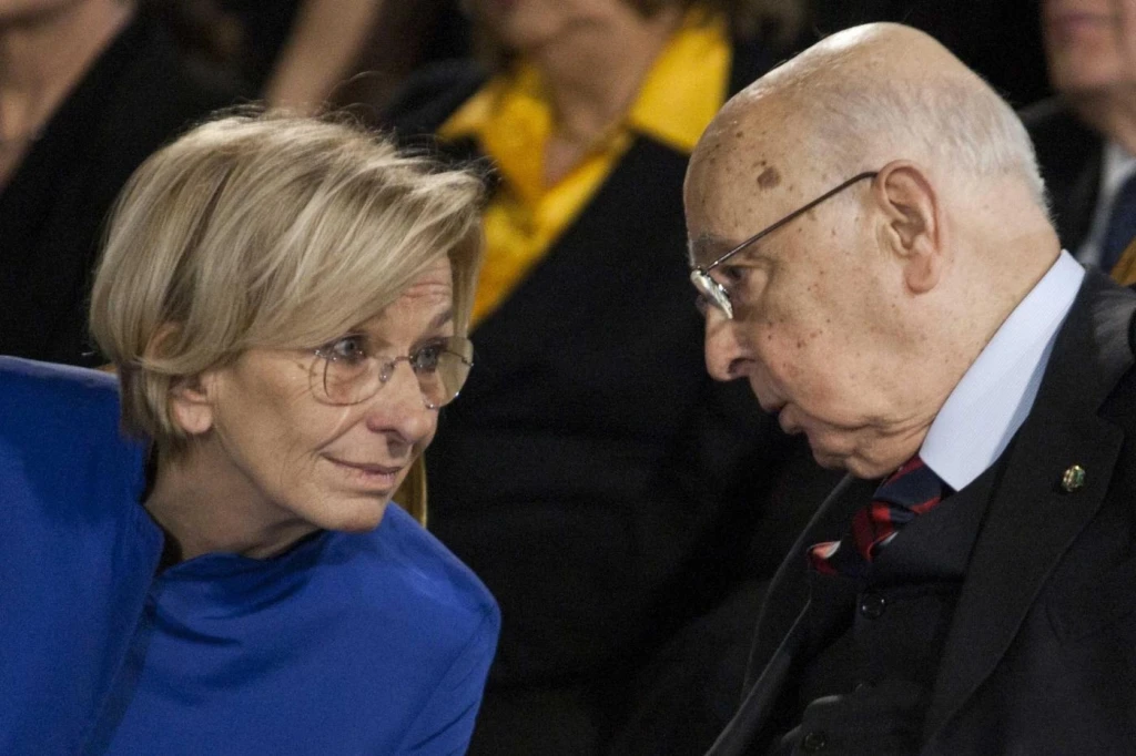 Emma Bonino, "dagli aborti al Quirinale?": il libro-accusa di un ex radicale
