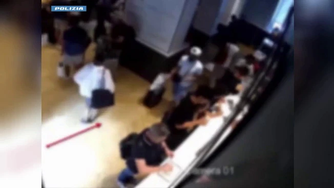 Furti e rapina alla Stazione Centrale di Milano, 5 persone arrestate
