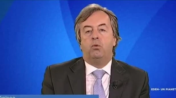 Coronavirus, Roberto Burioni: "Confermati i nostri timori, si trasmette anche senza sintomi"