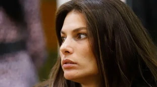 Grande Fratello Vip, il dramma di Dayane Mello: "Ore ad aspettare quella telefonata", la scelta (terribile) di sua madre