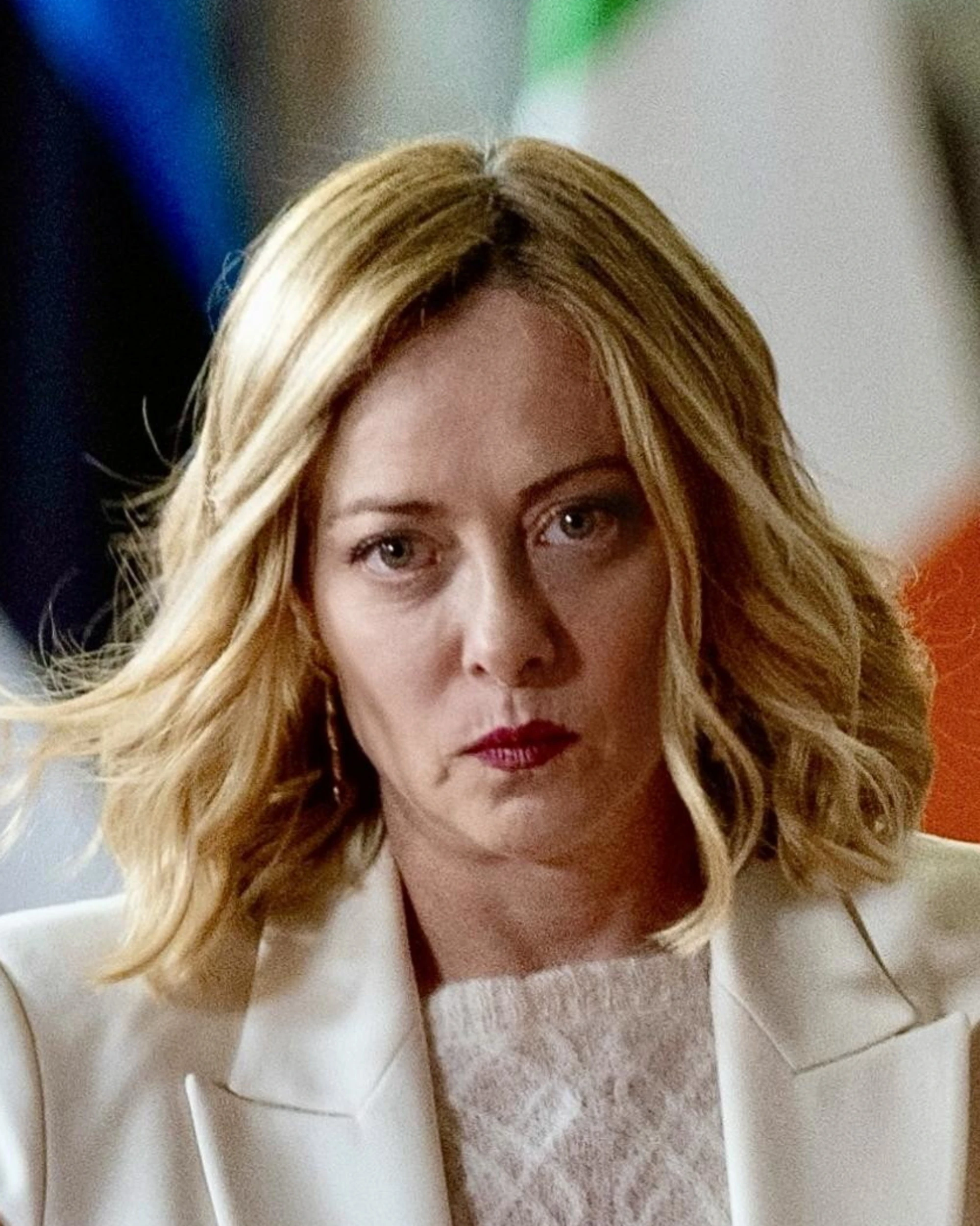 Giorgia Meloni, la sinistra la accusa pure per le zanzare
