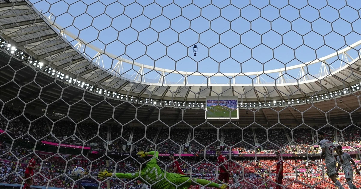 Qatar 2022, minacciati i giocatori iraniani: "Tortureremo le vostre famiglie"