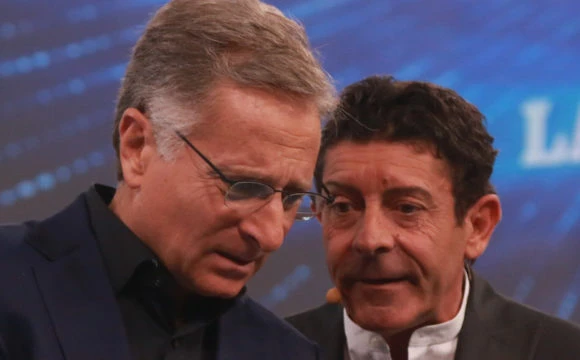 Ciao Darwin, Luca Laurenti riduce in lacrime Paolo Bonolis: "Io monnezza? Proprio ora che..."
