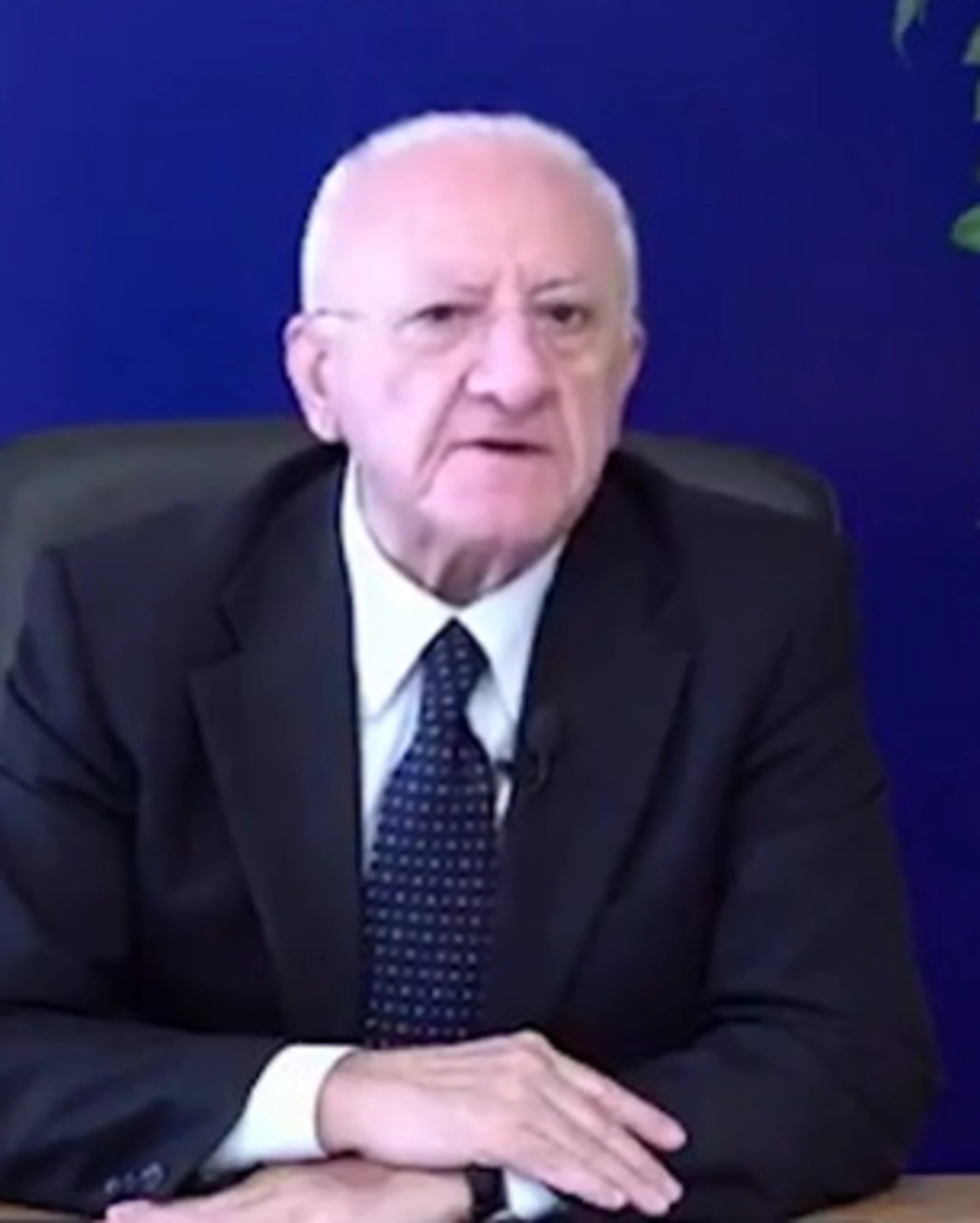 Vincenzo De Luca mette il Pd alla Berlina: "Non hanno diritto"
