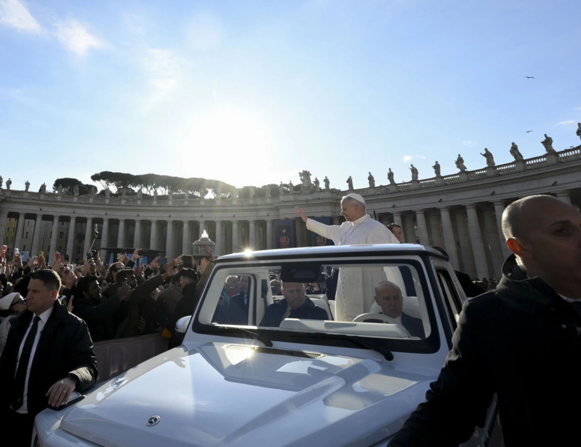 Papa Leone, sorpresa a San Pietro: dove si spinge in papamobile