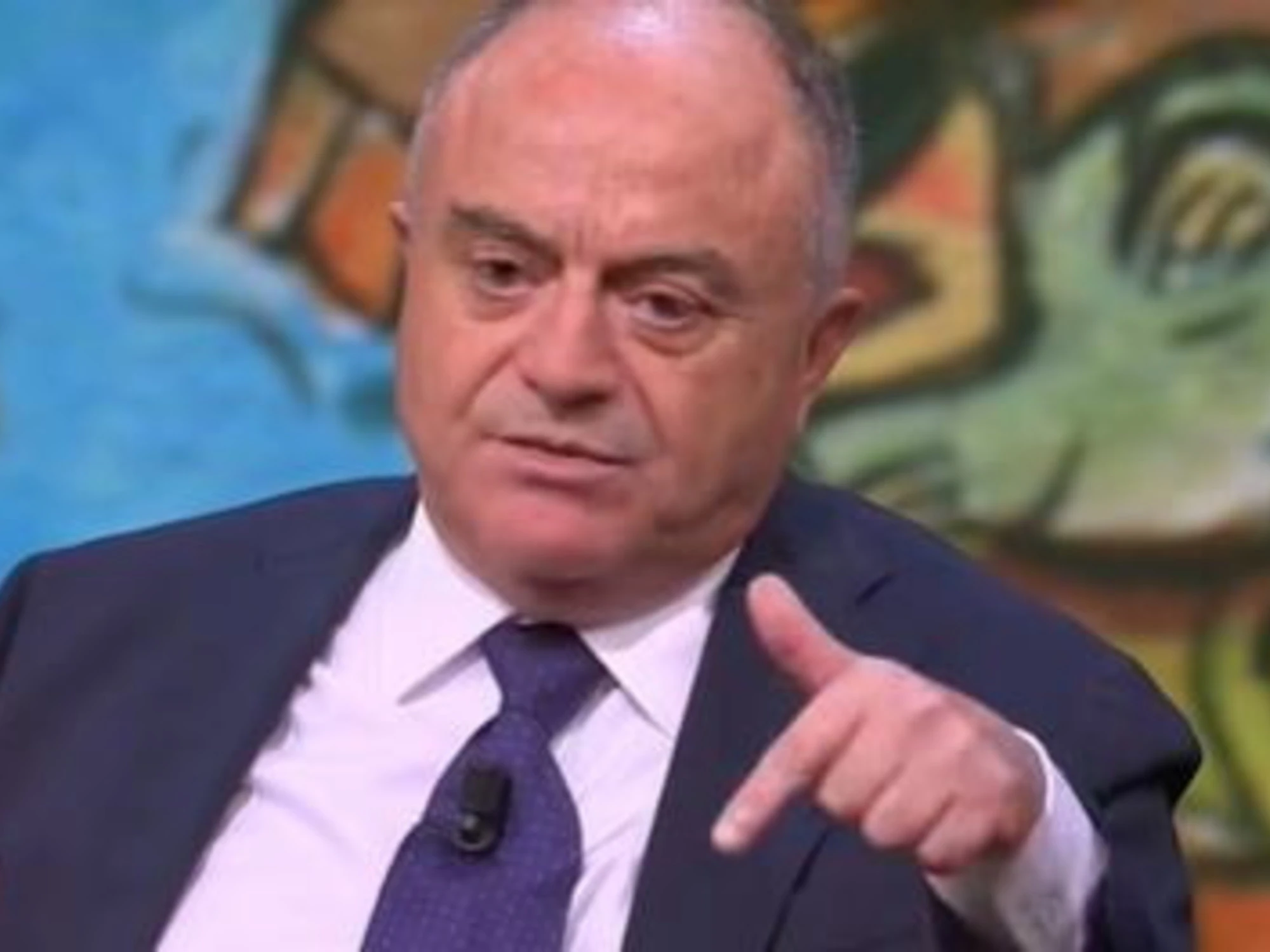 Gratteri fa sbiancare Floris: "Delmastro ha fatto due cose giuste". E FdI si scatena...