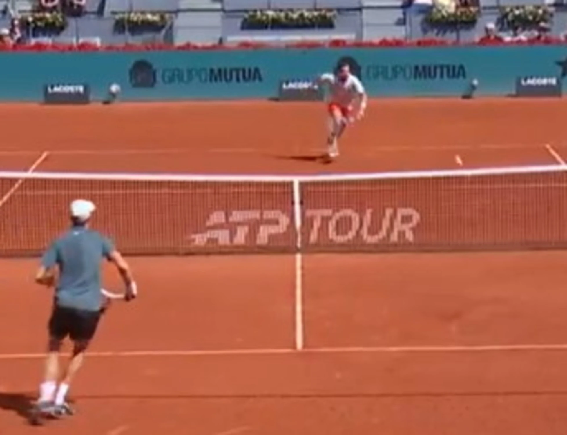 Jannik Sinner si sbarazza di Norrie in due set: la palla corta che fa esplodere Madrid