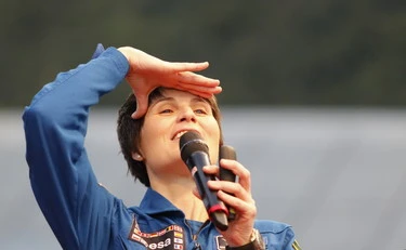 Complotti freschi: Kennedy, Carlo III e Astrosamantha