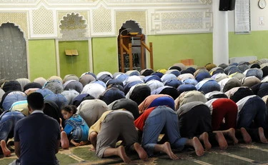Scuola in mano agli islamici: "Niente prof", salta l'ora di religione
