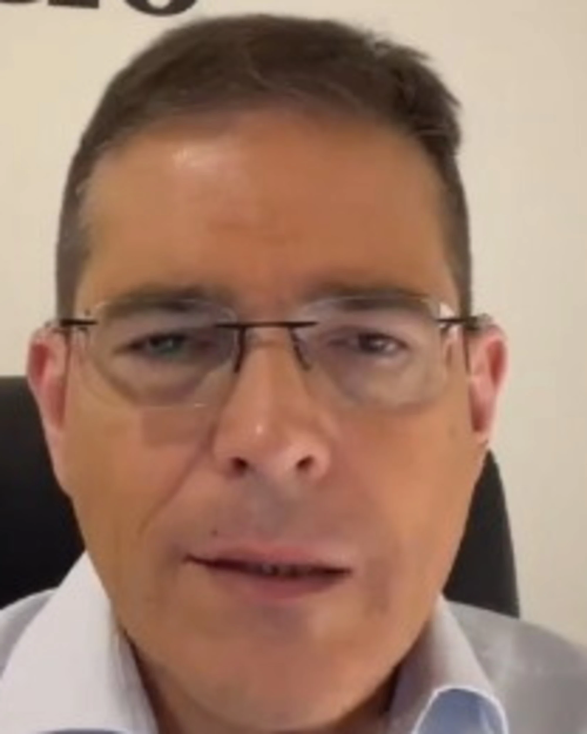 Capezzone: "Cina trattata con i guanti bianchi dai giornaloni. Occhio a pagina 4..."