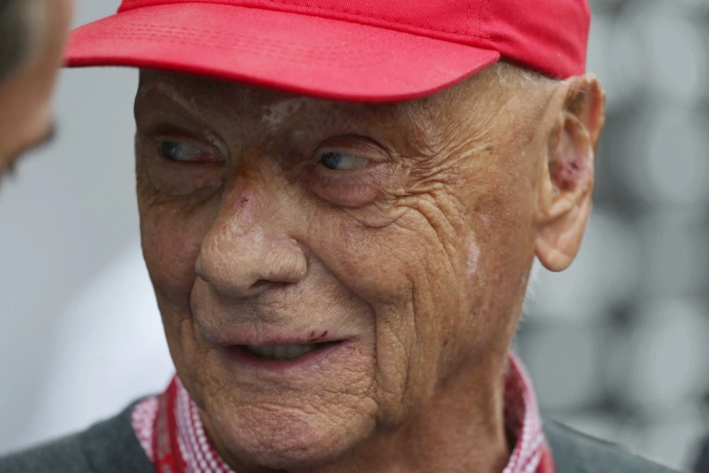 Niki Lauda ricoverato di nuovo in ospedale: in terapia intensiva, paura per l'ex pilota