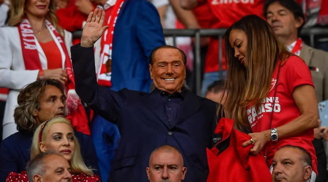 Silvio Berlusconi, "arbitro comunista": ma ora lo assume. Clamoroso: chi arriva al Monza