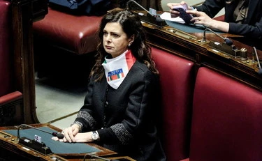 https://media.liberoquotidiano.it/DoUNYZ0qsMWrMnrSuem2Yb99_1u_HC7w91n_AZOa_sg/width:800/quality:90/aW1hZ2VzLzIwMjYvMDgvMjMvMDkyNDA2MzY0LWIzNDhkMzRiLWFmNWEtNGExMS05NWU1LWEyMjM0NjgyNTdhNi5qcGc.webp