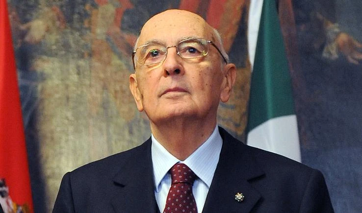 Re Giorgio ordina al Parlamento"Dovete fare l'indulto"