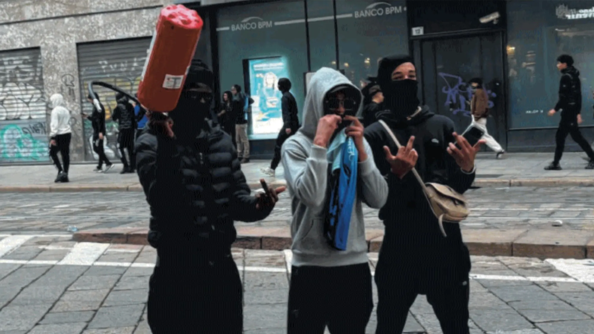 1747x841
