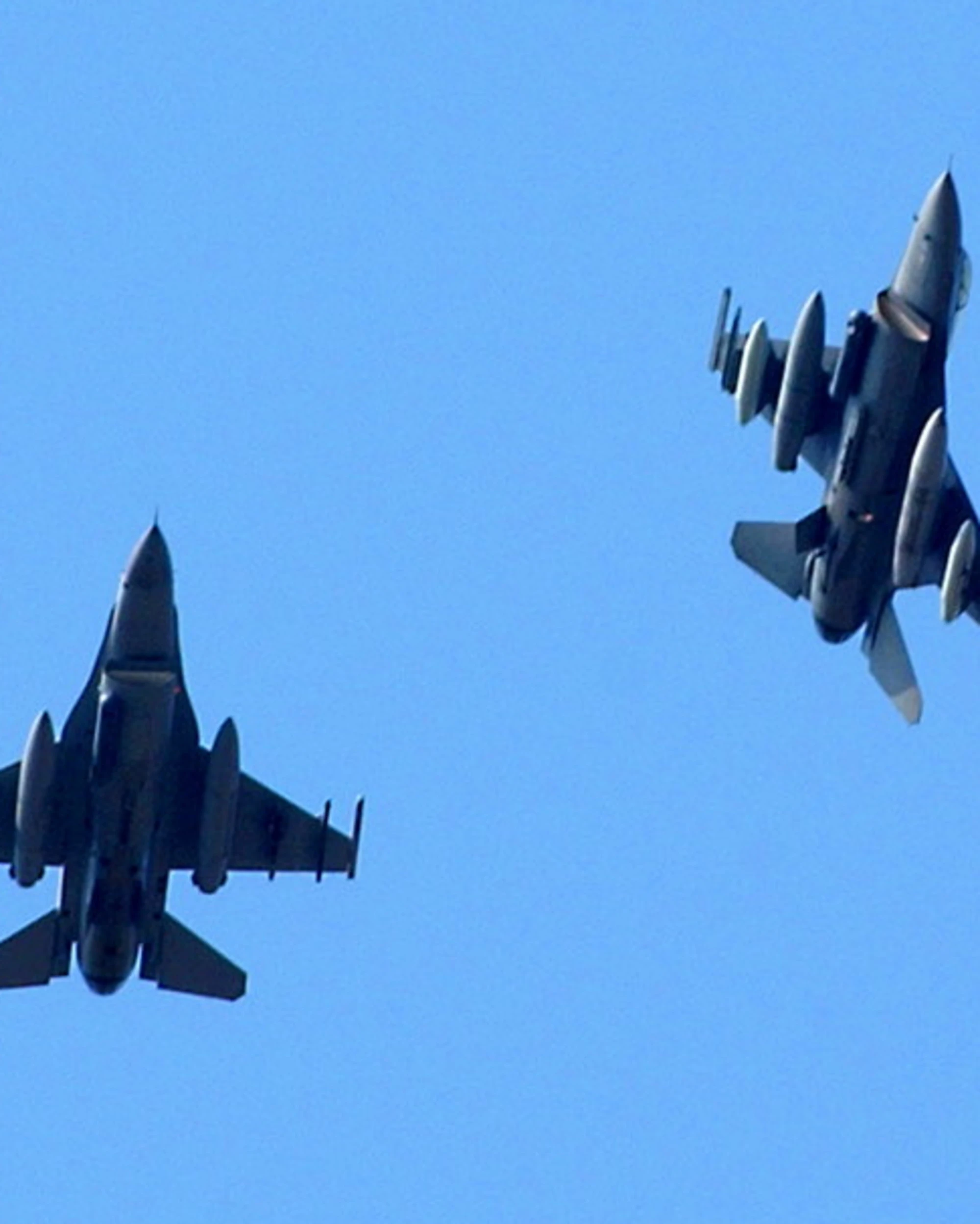 Nato, arei-spia sui cieli di Mosca: senza precedenti