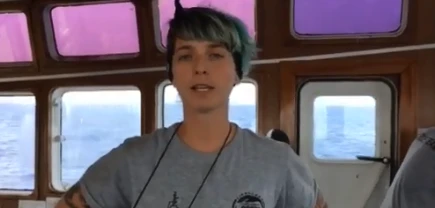 Open Arms, Ana Isabel Mier è la nuova Carola Rackete: la "borghesotta" ultrà dell'invasione