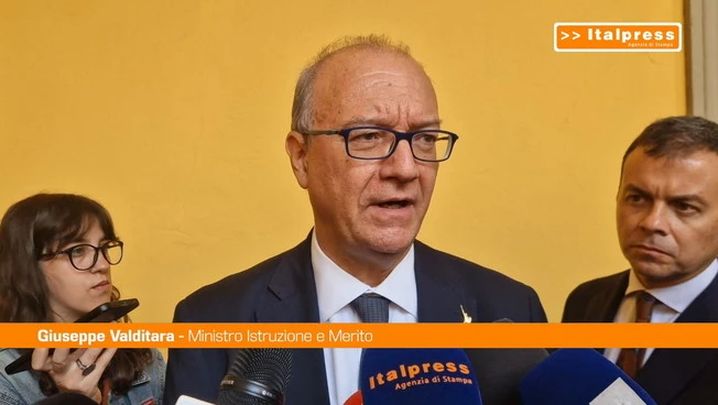 Scuola, Valditara "Riconoscere insegnante come 'magister'"