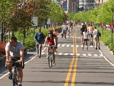 E' boom delle biciclette nell'Unione europea: costi zero, ecologica e di moda