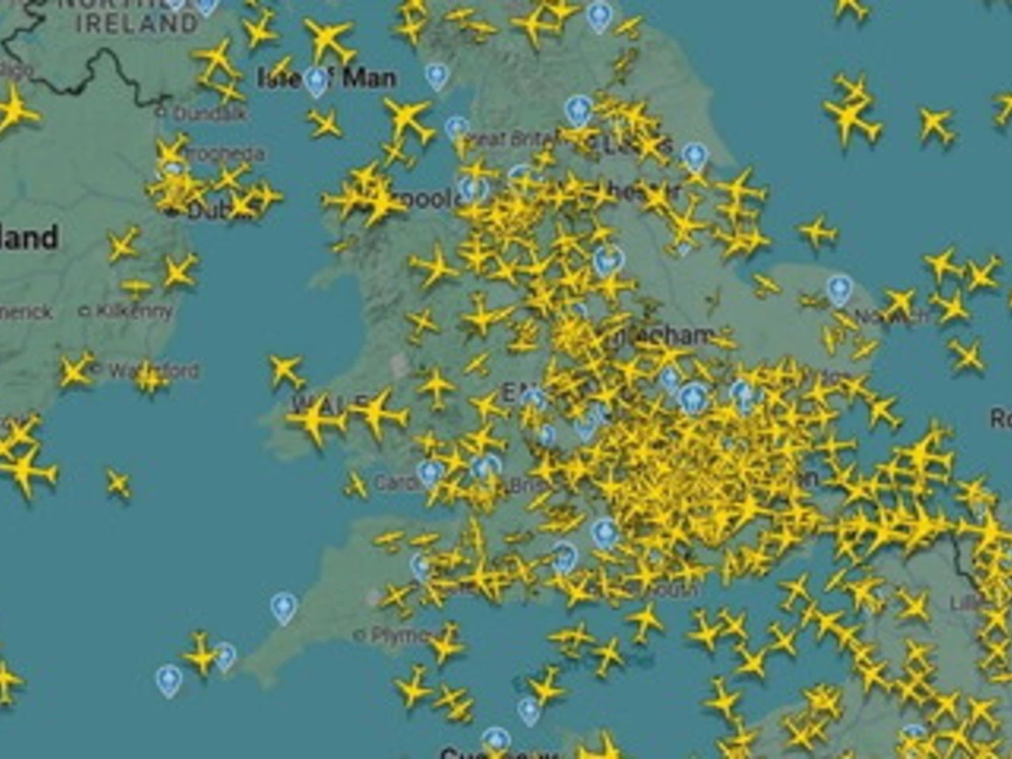 Regno Unito, radar in tilt e traffico aereo nel caos: rovinoso "effetto-domino" in Europa