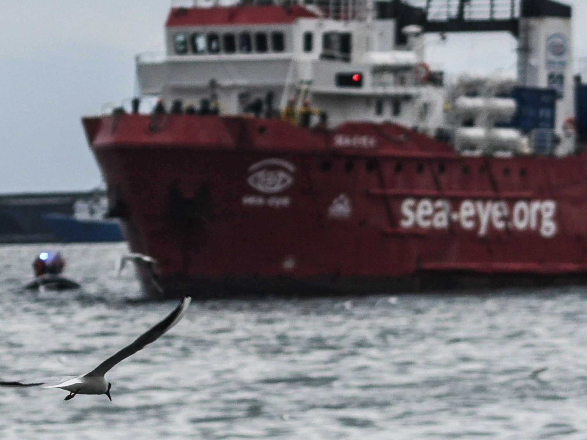 Sea Eye, scatta il blocco della nave: "Non rispettati gli ordini"