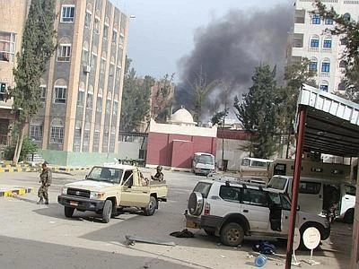 Yemen, attacco suicida contro base militare Morti almeno 40 soldati, molti feriti