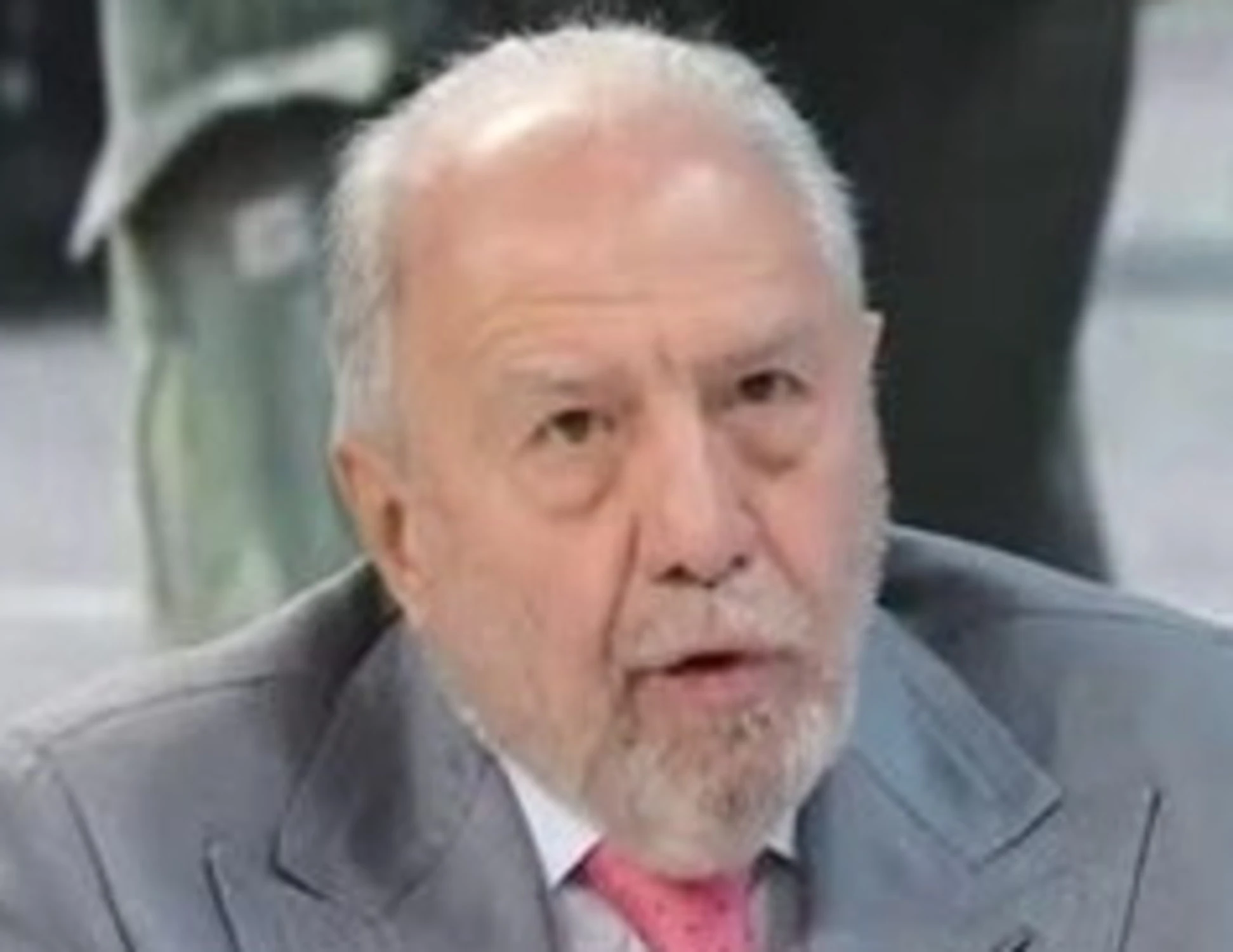 Principe Andrea, bomba di Caprarica: "L'abdicazione di Re Carlo"