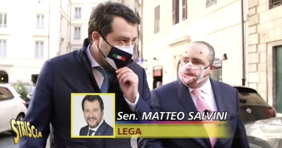 Striscia la Notizia, “ma non faceva prima?”: Matteo Salvini provocato in strada, quello sguardo dice tutto