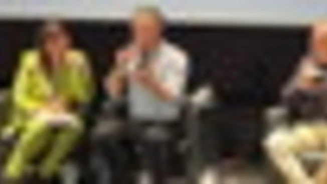 Mark Ruffalo tra i ragazzi a Roma: "Questo è il vostro mondo, agite"