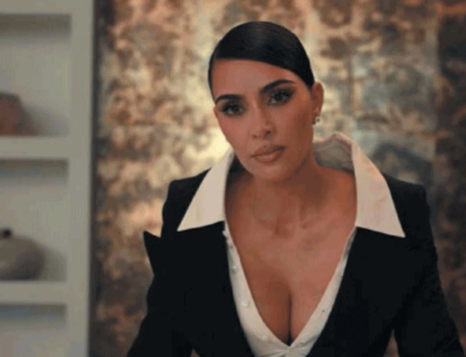 Kim Kardashian, filtri e starlette: che orrore All's fair