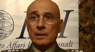 Ucraina, il generale Bertolini: "Joe Biden ha umiliato la Russia. Noi e Vladimir Putin vittime degli Usa"