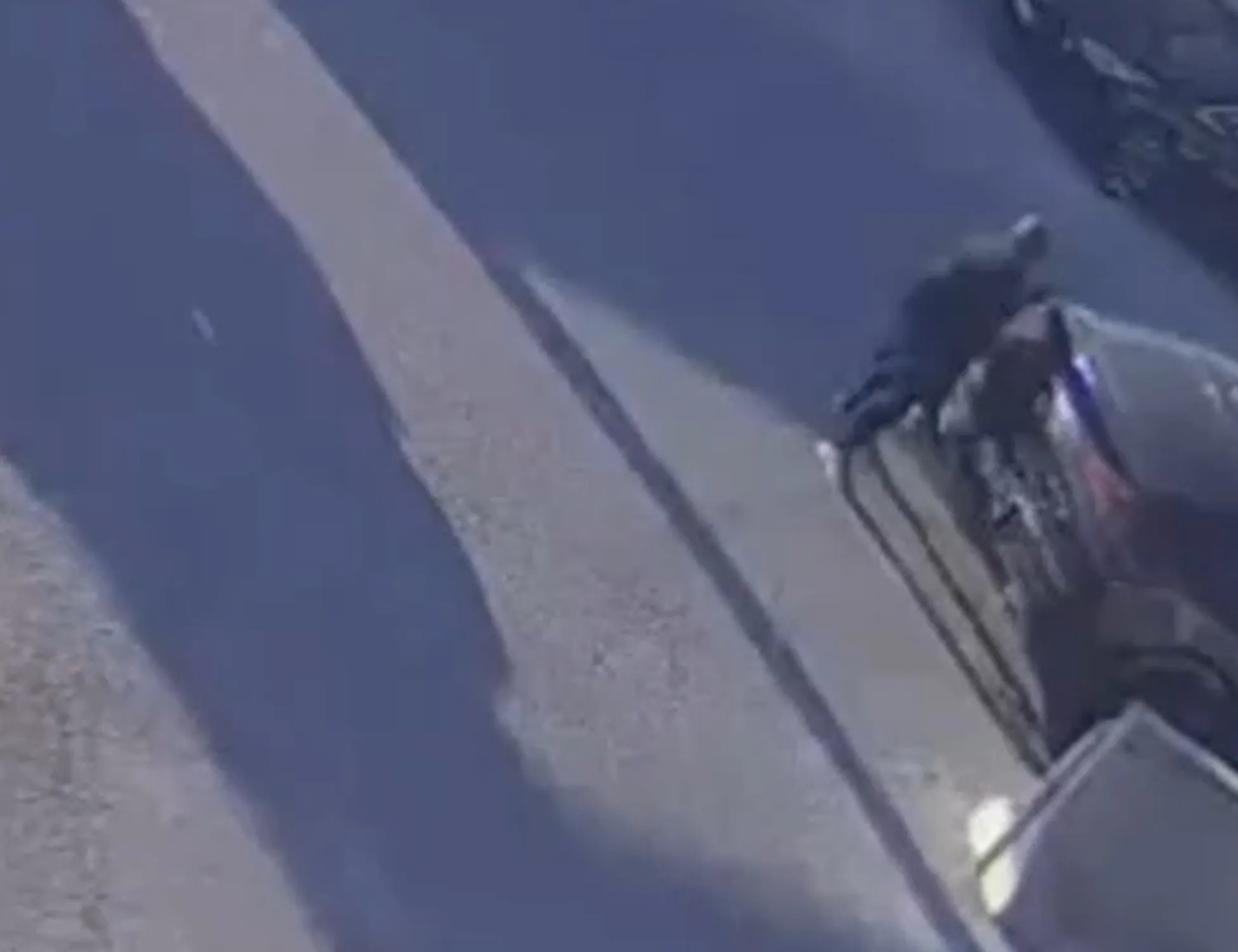 Leggi l'articolo: Rubano un'auto, colti sul fatto. Poi il folle inseguimento