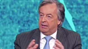 Roberto Burioni e la foto del vaccino al Covid dalla Cina: "Pronto per essere iniettato, qualcuno ne sa qualcosa?"