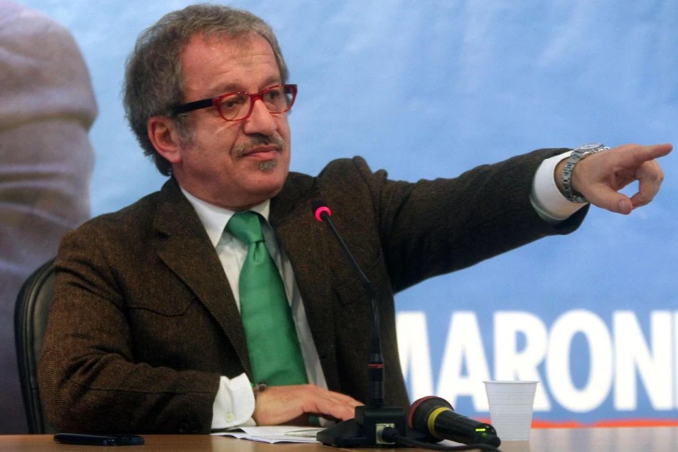 Maroni mette all'angolo Forza Italia