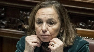 Luciana Lamorgese? "Sarebbe da stupr***, ma chi ha il coraggio...". La frase dell'orrore: il politico che si fa fuori da solo