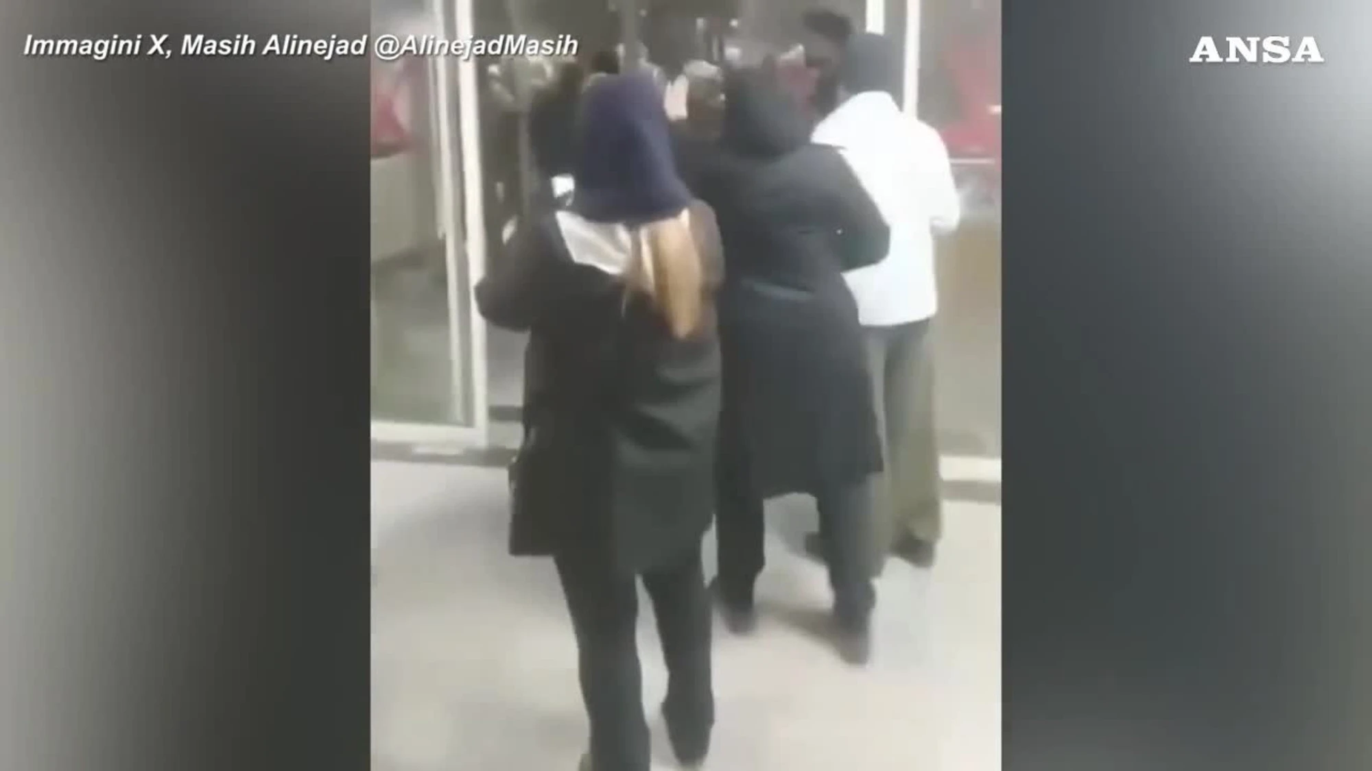 In Iran spari sui manifestanti nell'ospedale di Ilam. Il governo di Teheran costretto ad aprire un'indagine