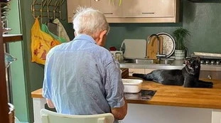 Selvaggia Lucarelli, "insulti a mio papà sordo sul taxi"