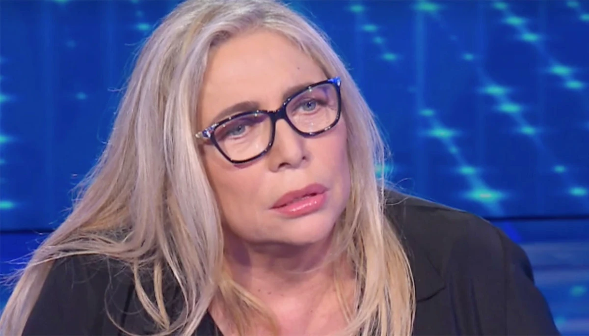 Domenica In, sparisce il microfono di Mara Venier: sfuriata clamorosa, "cala il gelo in studio"