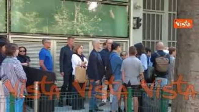 https://media.liberoquotidiano.it/EAOqNKfAG2mo57qufxsEbjFw7gpaso9Su-EHlC2h6I8/width:800/quality:90/aW1hZ2VzLzIwMjUvMDkvMDYvMTExNjIyNjMyLTQwYzdmYjEyLWE2OTgtNDA0NS05MmNjLTM2NGRhOWYzMmU2NS5qcGc.webp