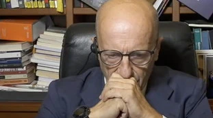 Otto e Mezzo, scontro Travaglio-Sallusti: "Il partito di Draghi? A sua insaputa", chi lo tira per la giacchetta