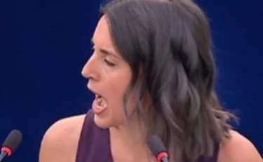 Irene Montero di Podemos, sfregio a Trump all'Europarlamento: cosa canta in aula